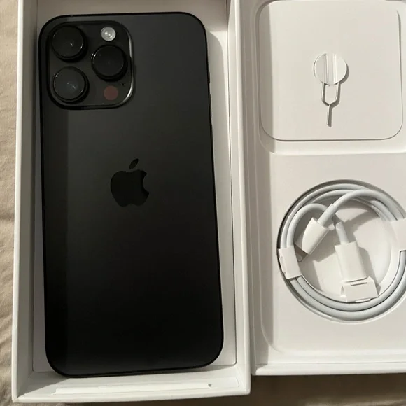 Apple iPhone 14 Pro Max / Black - Picture 5 of 7